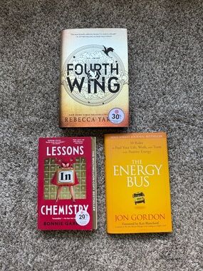 Fourth Wing, Lessons in Chemistry & The Energy Bus — Beige, Red, Yellow Book Set